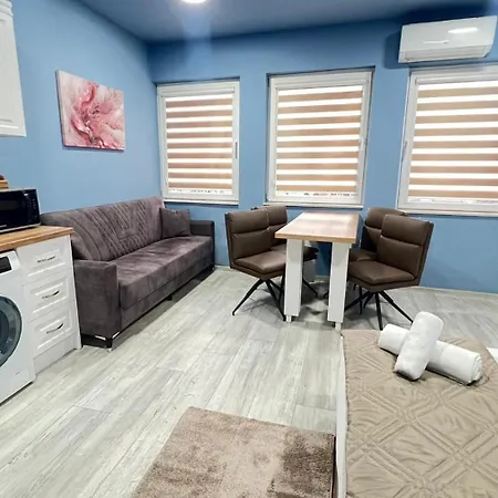 Seaside Apartment *